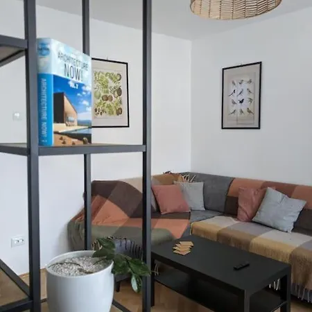 Walnut Apt. Near The River, Early/late Checkin/out