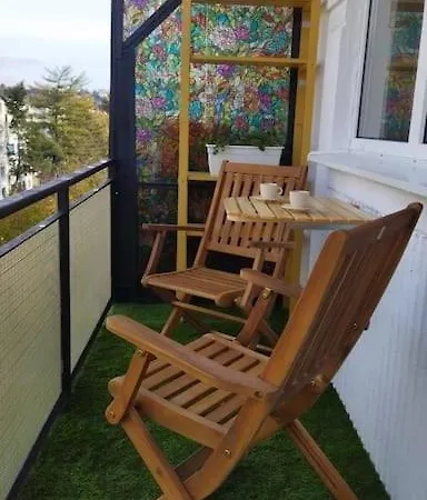 Walnut Apt. Near The River, Early/late Checkin/out 아파트 *