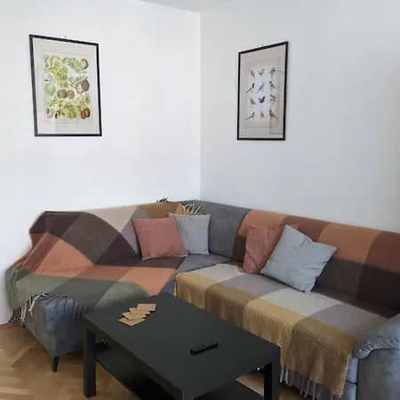 Walnut Apt. Near The River, Early/late Checkin/out *
