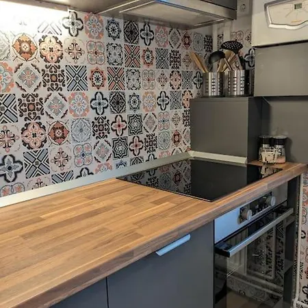 Apartament Walnut Apt. Near The River, Early/late Checkin/out *